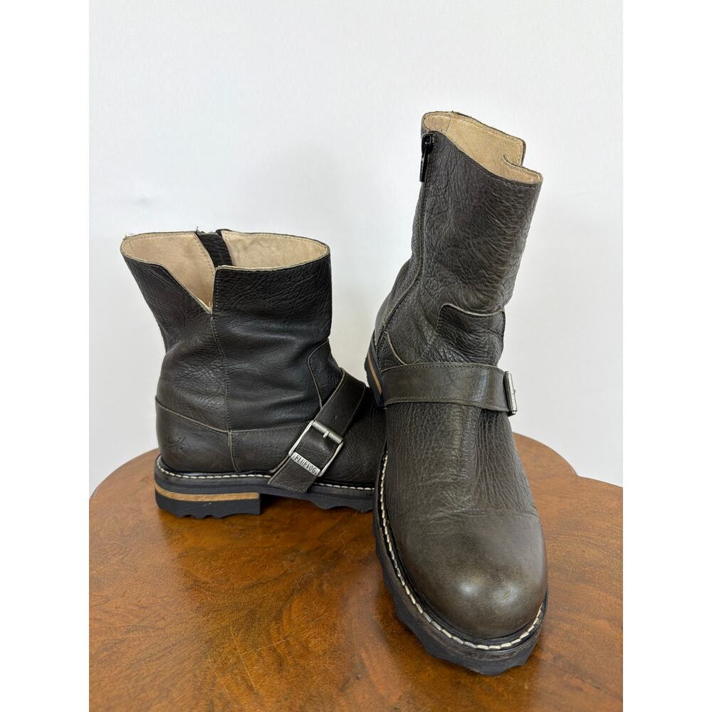 John Fluevog Designed in Canada Gunmetal Gray Leather Side Zip Buckle Boots 11